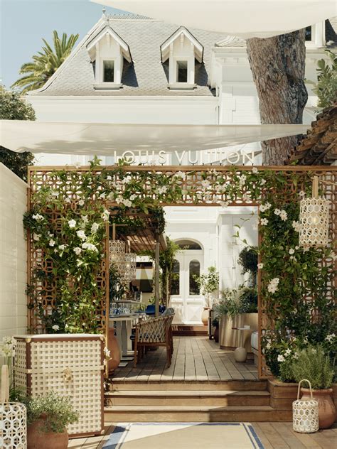 louis vuitton cafe saint tropez|louis vuitton restaurant st tropez.